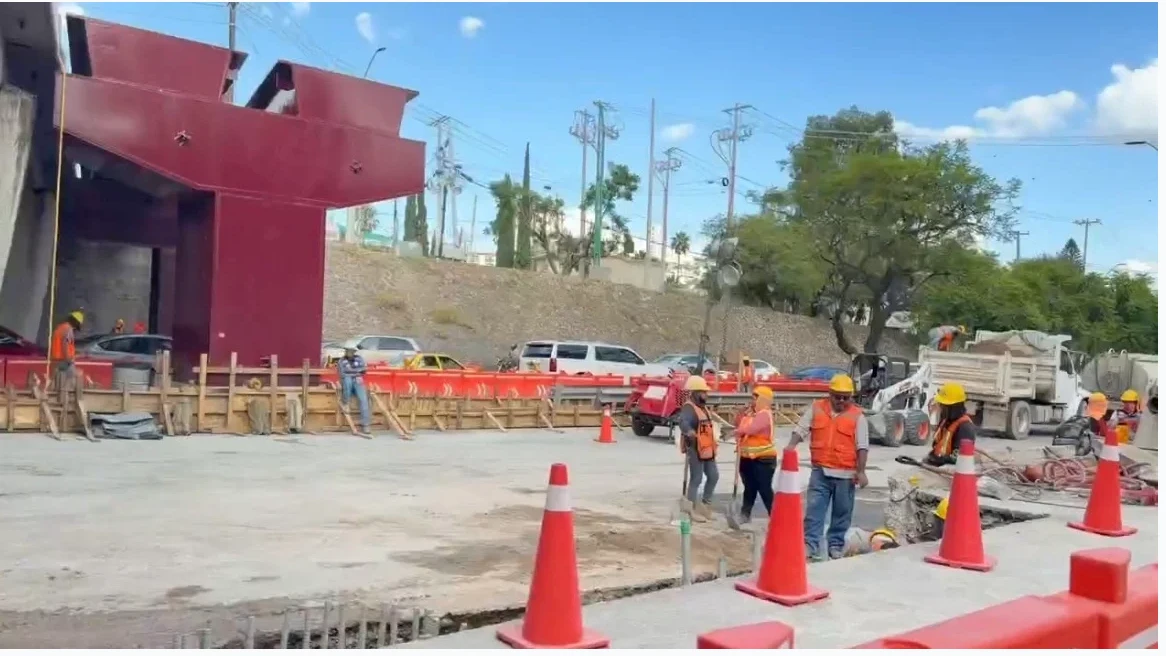 Gobernador de Querétaro Aborda Controversia sobre el Color del Puente Ferroviario