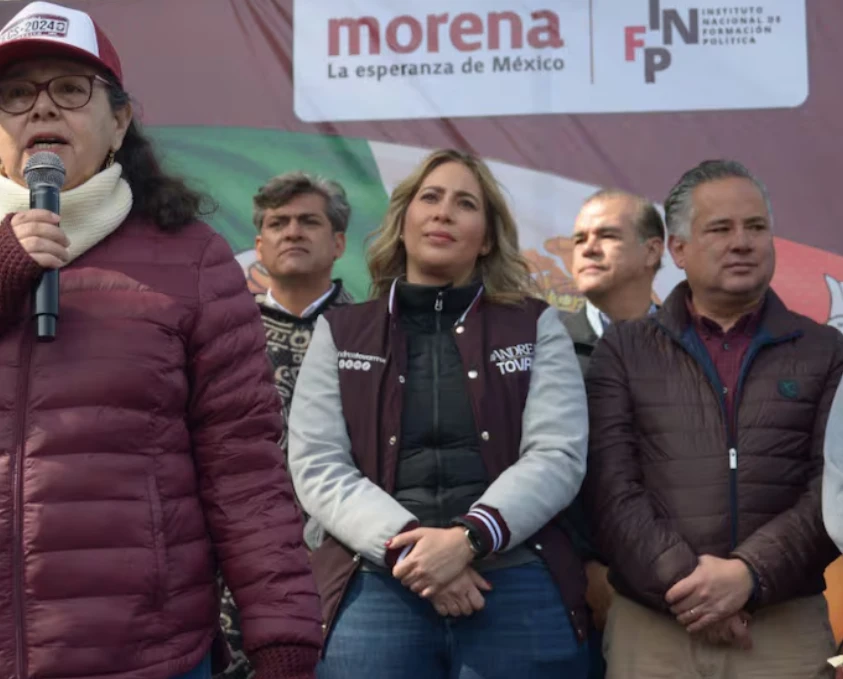 La líder de Morena niega acusaciones de maltrato a su hijo