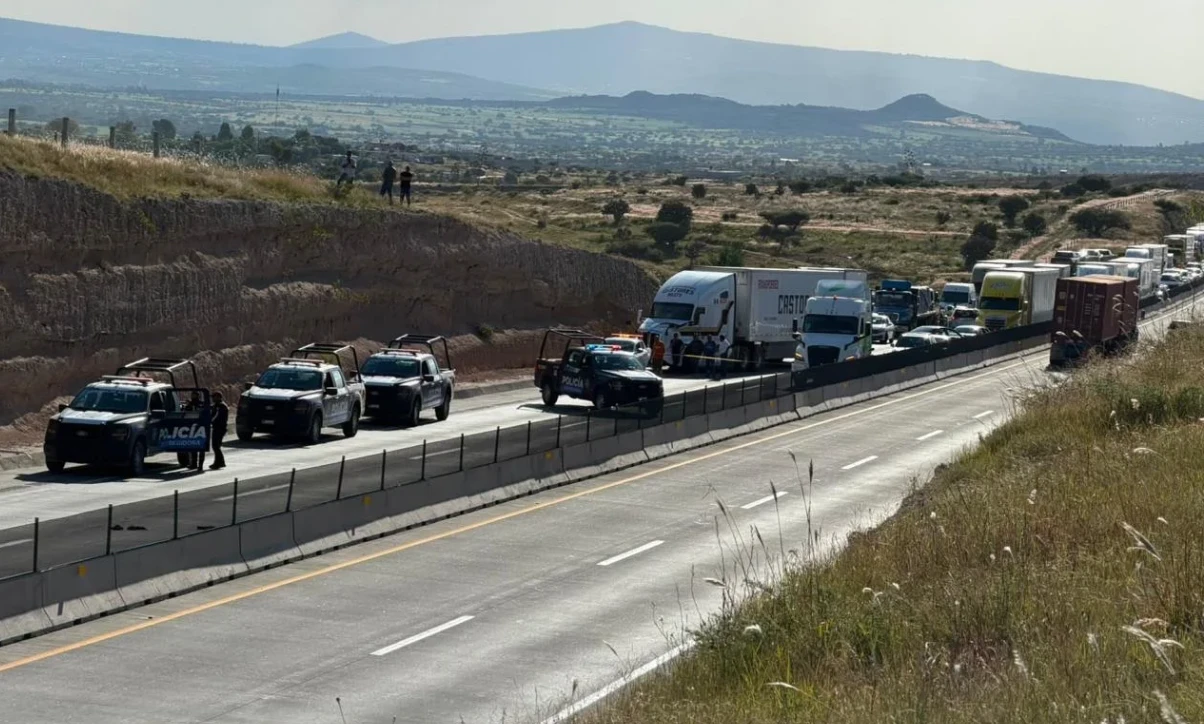 Dos hombres detenidos en Querétaro tras intento de robo y secuestro exprés