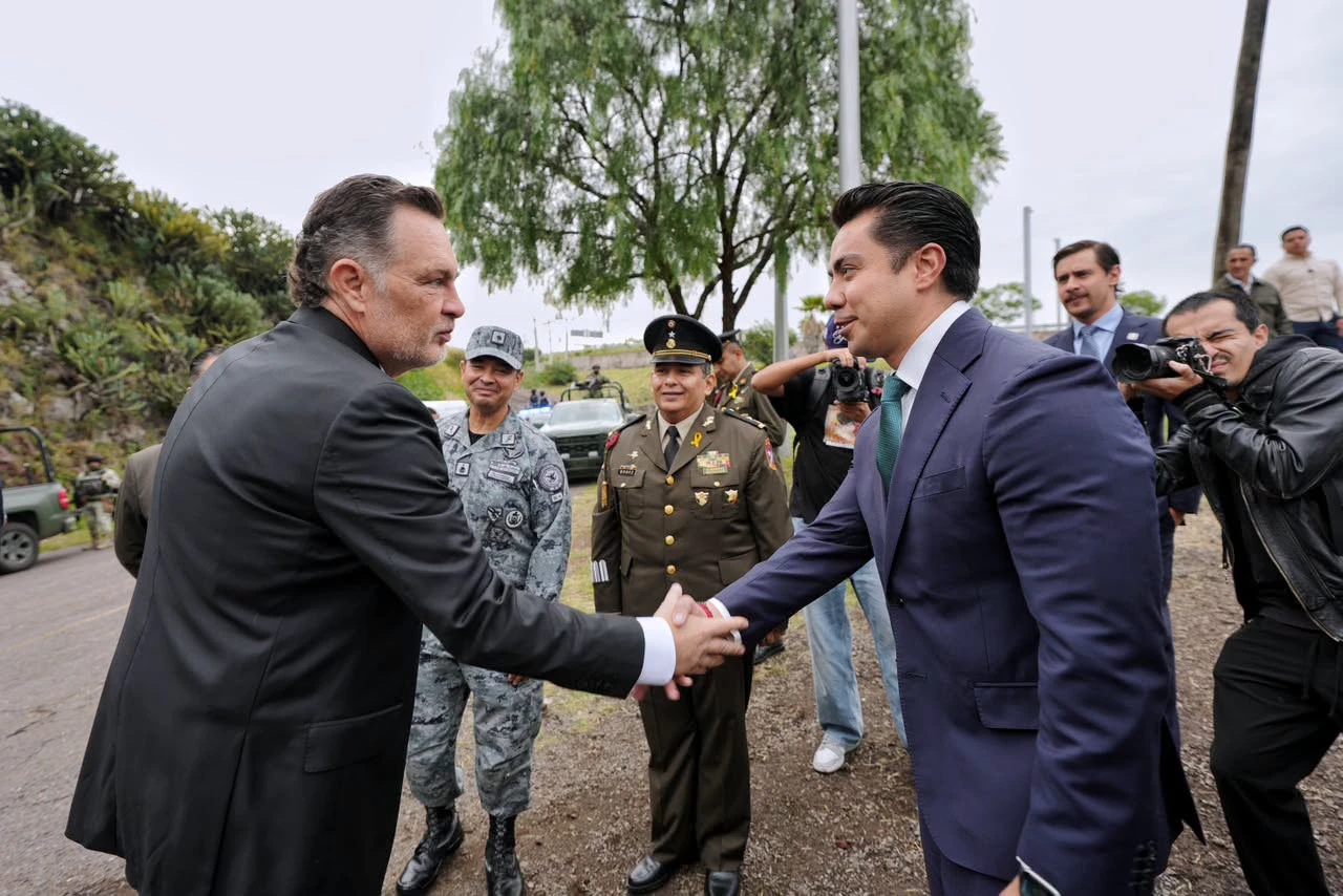 Felifer Macías Participa en Ceremonia Cívica por el Mes Patrio en Querétaro