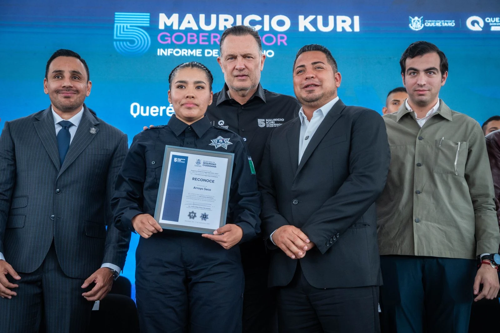 Toma Protesta Gobernador a Nuevos Policías en Querétaro