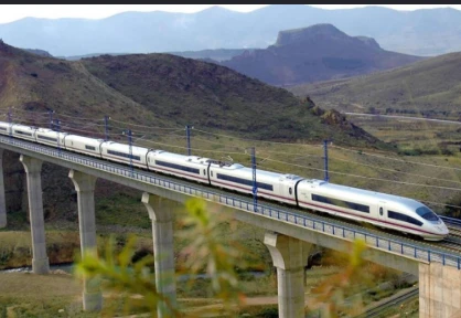 ¿De verdad el aumento de materiales explica los sobrecostos del Tren México-Querétaro?