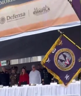 Protesta Estudiantil Durante el Desfile del 206 Aniversario del Natalicio de Morelos
