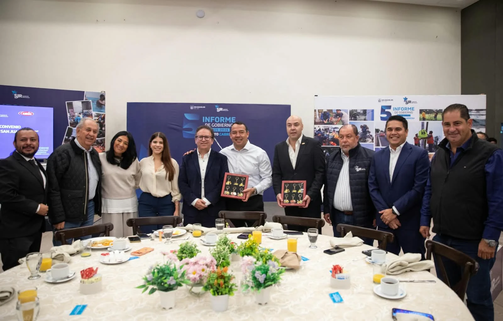 Roberto Cabrera firma convenio con CMIC Querétaro en el marco de su Quinto Informe de Gobierno