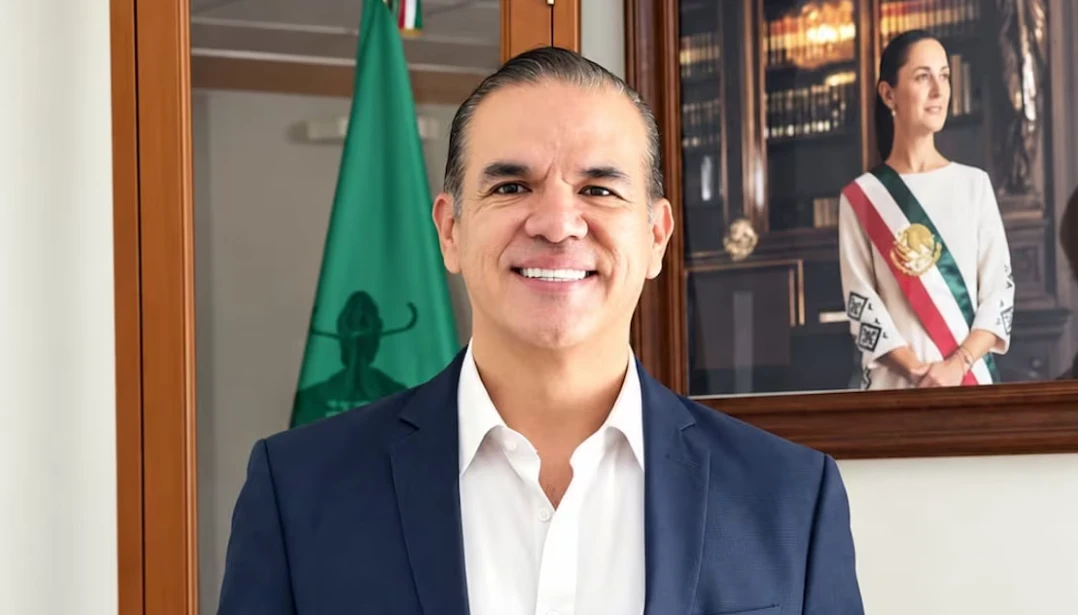 Renuncia de Mauricio Ruiz Olaes a la Secretaría de Educación Pública en Querétaro