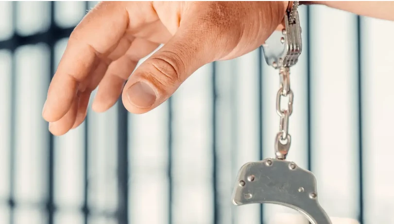 Liberan a "El Yoryi", implicado en la red criminal del socio de Miss Universo