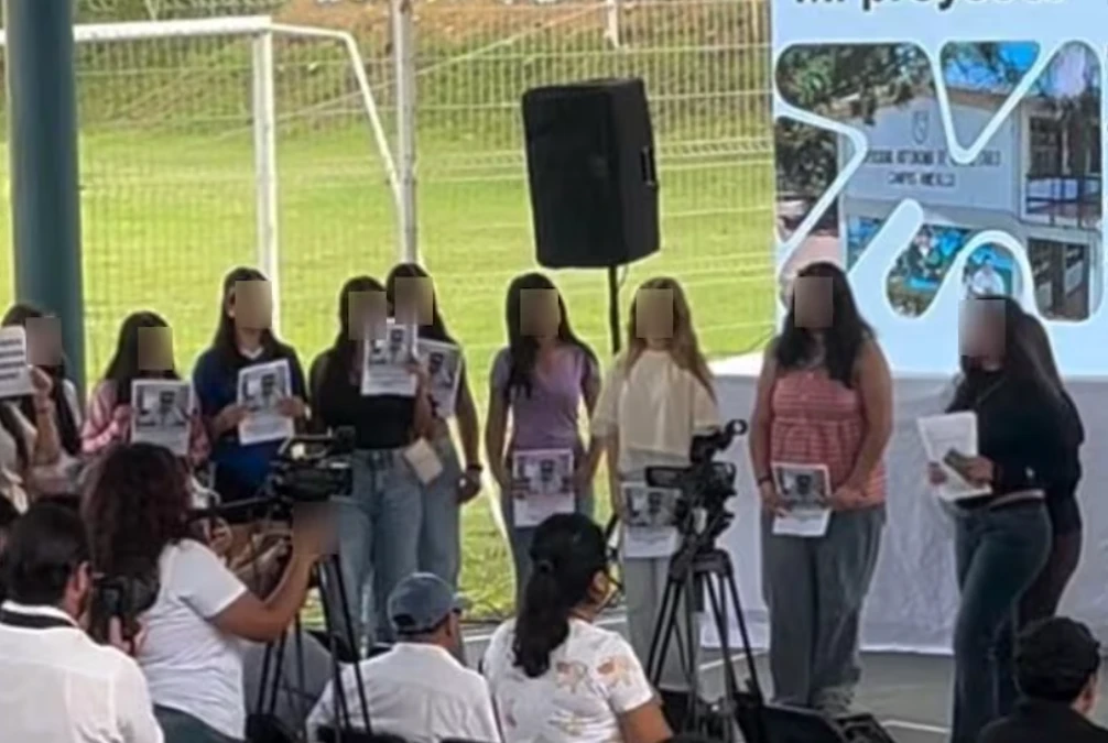 Estudiantes de la UAQ en Jalpan se manifiestan contra el acoso