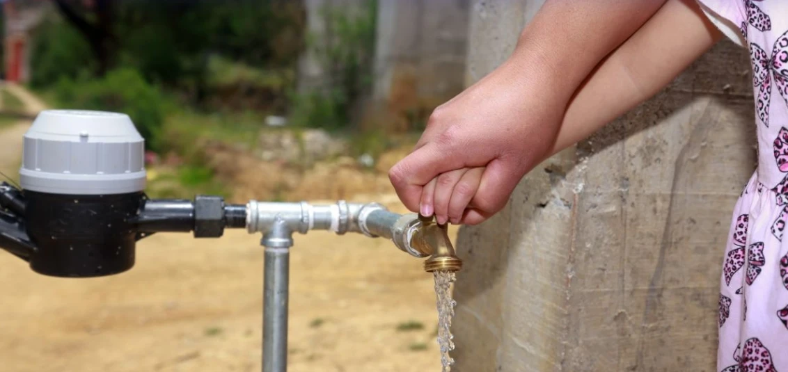 Abastecimiento de Agua Potable: Un Desafío Complejo Según el Exgobernador Francisco Garrido