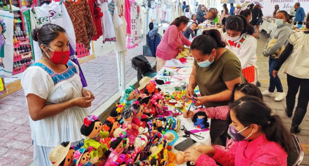 El Municipio de Querétaro Formaliza Acuerdos con Artesanos para el Mercado Artesanal