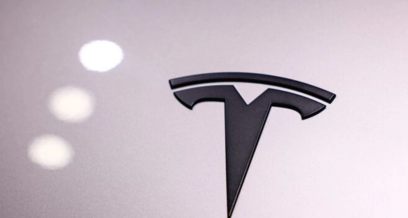 Tesla planea expandir su flota de robotaxis a millones de vehículos en los próximos meses